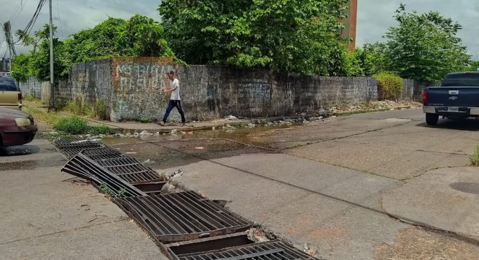 Aguas servidas y basura colapsan en el sector El Paraíso