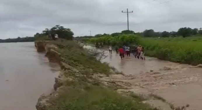 Crecida del río Zulia rompió dique y arriesga zonas rurales de Catatumbo