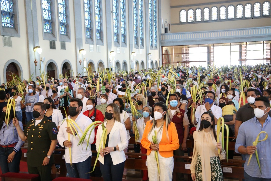 domingo de ramos multitudinaria bendicion de las palmas en la catedral de maturin laverdaddemonagas.com feligreses1