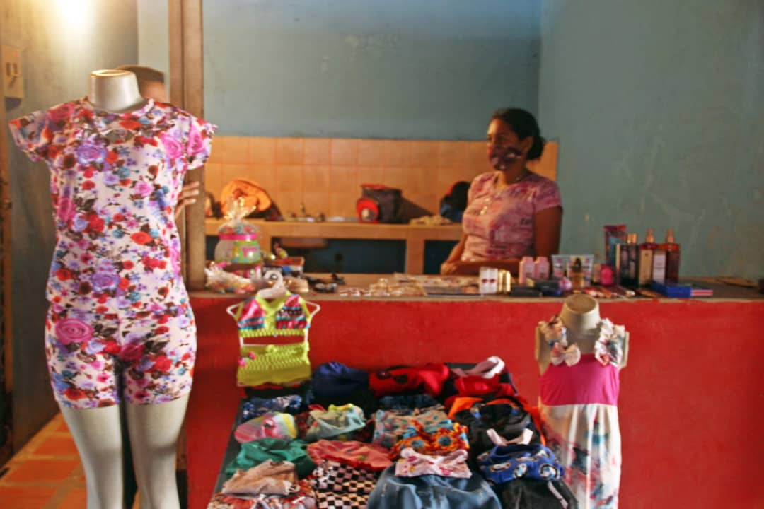 emprendedores fueron ubicados en el mercado municipal de caicara laverdaddemonagas.com emprende1