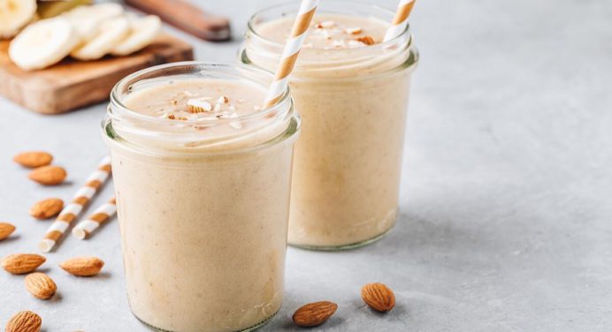 ¿Eres de los que padece de insomnio? Prepara este batido que te permitirá descansar mejor
