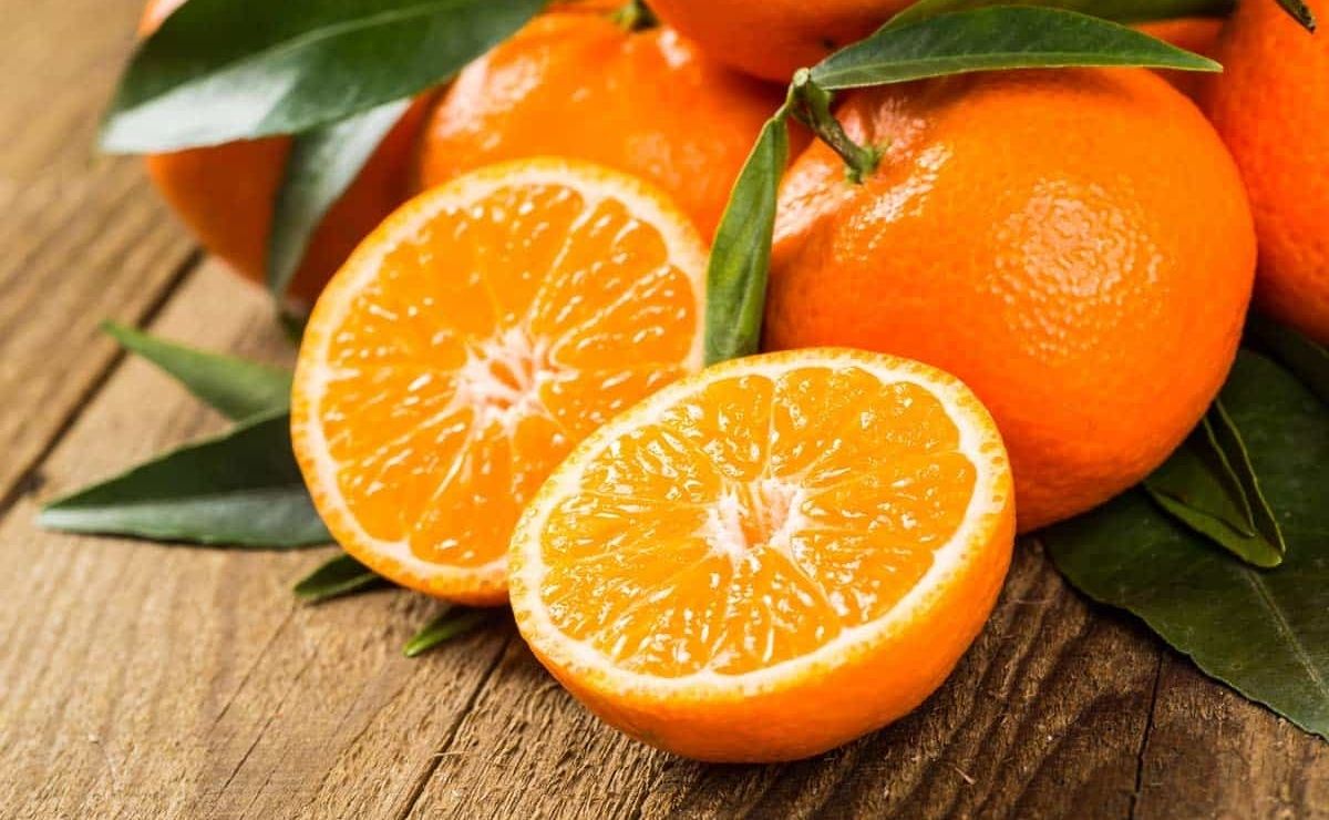 La naranja es una excelente fruta para hidratar la piel