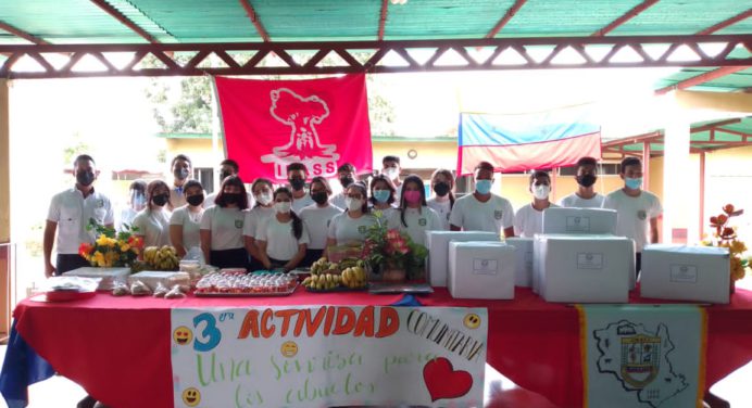 Estudiantes de la Luisa Cáceres de Arismendi donan alimentos e insumos al Geriátrico de Maturín