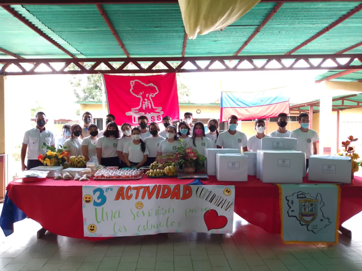 Estudiantes de la Luisa Cáceres de Arismendi donan alimentos e insumos al Geriátrico de Maturín