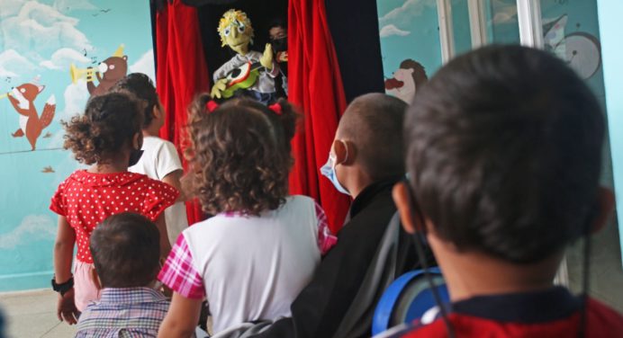 Fundación El Niño Simón lleva alegría al Centro Rayito de Luz