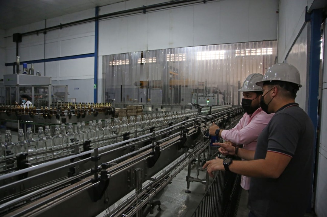 gobernador y viceministro de economia visitan industrias licoreras de monagas laverdaddemonagas.com luna1