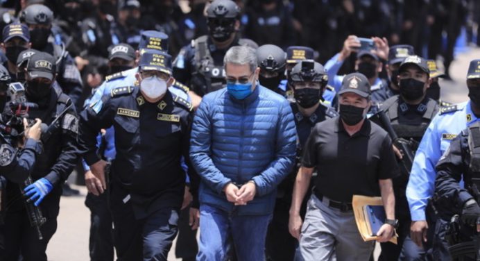 Inicia la extradición a EEUU del expresidente hondureño Hernández