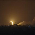 israel ataca franja de gaza entre aumento de tensiones en jerusalen laverdaddemonagas.com fuego y humo luego de el lanzamiento del misil de palestina afp 98613