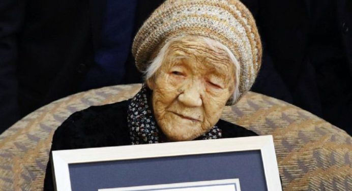 Japón le dice adiós a la persona más anciana del mundo