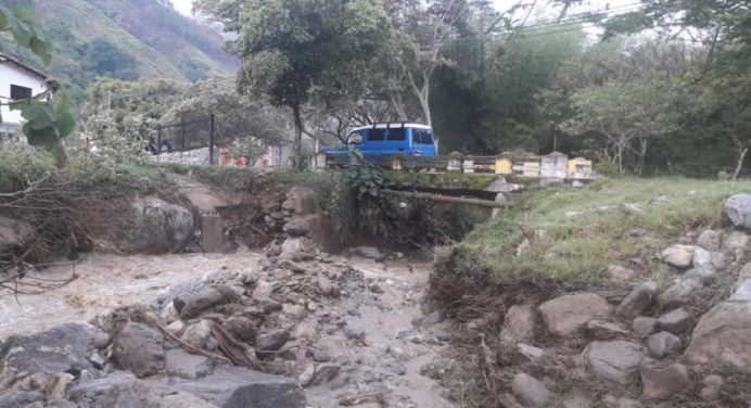 Lluvias en Mérida mantiene dos comunidades aisladas