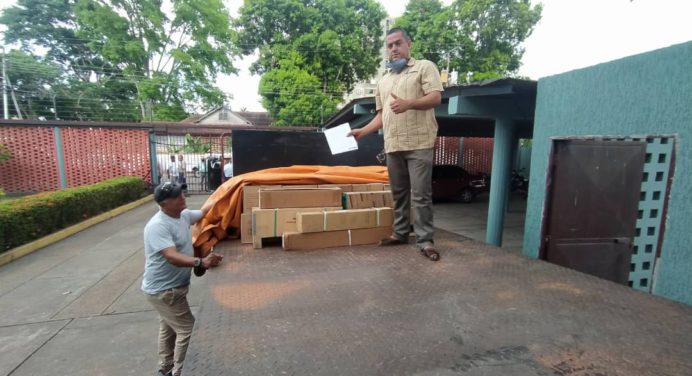 Más de 30 bombas de agua entregó Luna a los alcaldes de Monagas