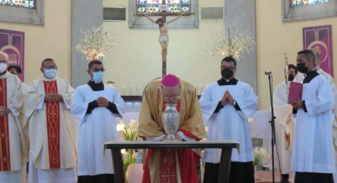 Misa Crismal renovó las promesas sacerdotales y bendijo santos óleos en la Catedral de Maturín