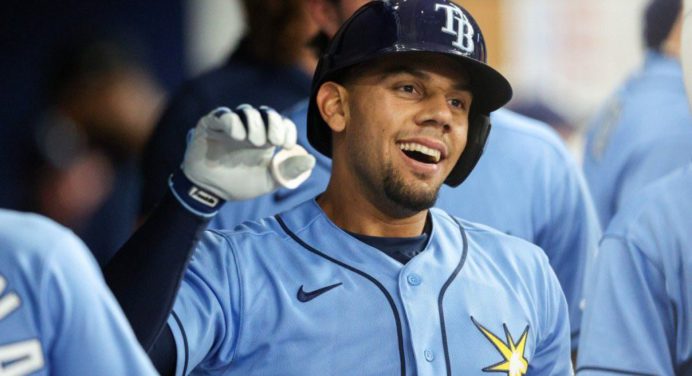 ¡Por todo lo alto! Rene Pinto debutó con jonrón en Grandes Ligas