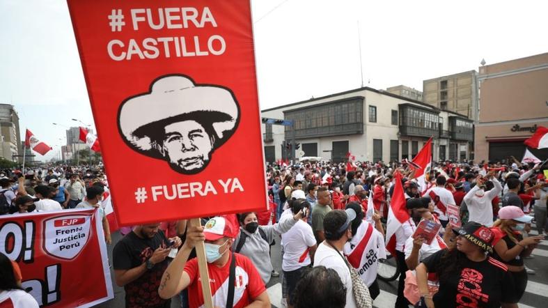 protestas en peru derivan en ataque a sede del poder judicial laverdaddemonagas.com marcha33