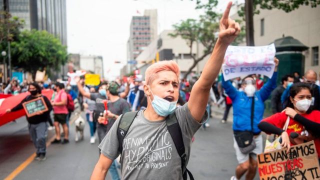 protestas en peru derivan en ataque a sede del poder judicial laverdaddemonagas.com peru1