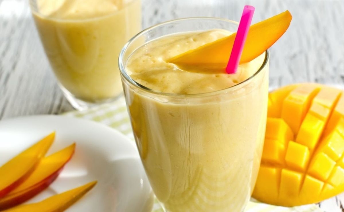 Deliciosa bebida de mango con piña
