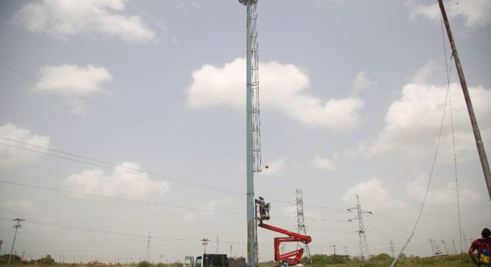 Aceleran trabajos de iluminación en el distribuidor El Monumental
