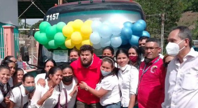 Activada nueva ruta de transporte en Acosta