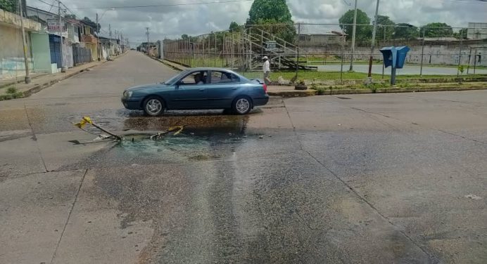 Las Cocuizas: Aguas servidas colapsan calles de la parroquia