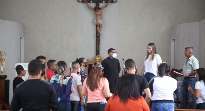 Ana Fuentes supervisa prioridades de atención en la parroquia Santa Cruz