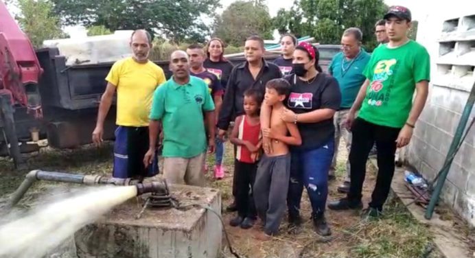 Alcaldesa de Santa Bárbara soluciona problema de agua en Ciudad Caribe