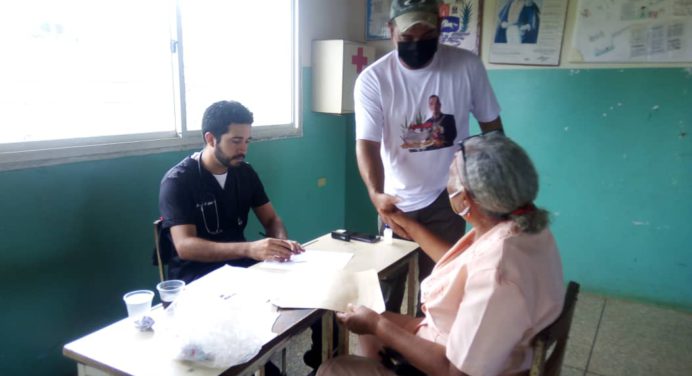 Gobernación y Alcaldía de Aguasay atiende a más de 350 familias con jornada médico asistencial