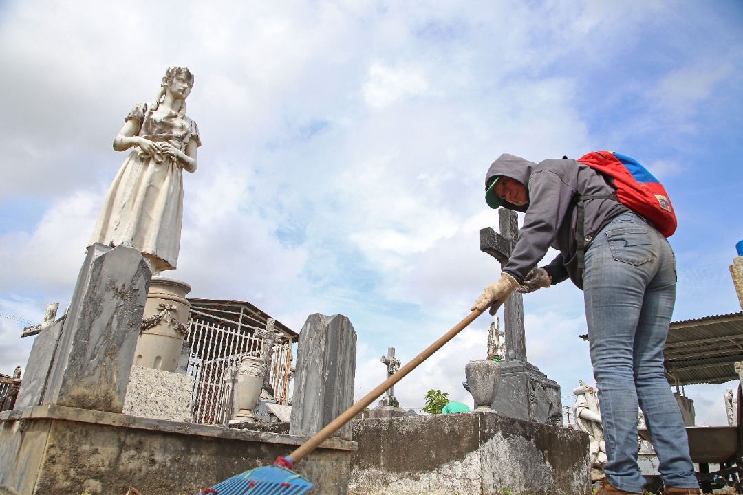 alcaldia inicia plan de limpieza y saneamiento del cementerio viejo de maturin laverdaddemonagas.com tumba333