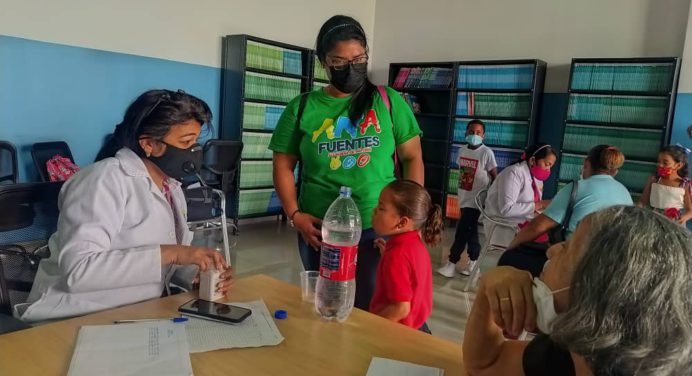 Atienden a más de 500 personas en jornada médica en el vertical El Abanico