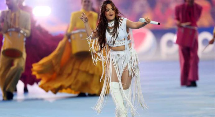 Camila Cabello brilló en medio del caos de Saint Dennis