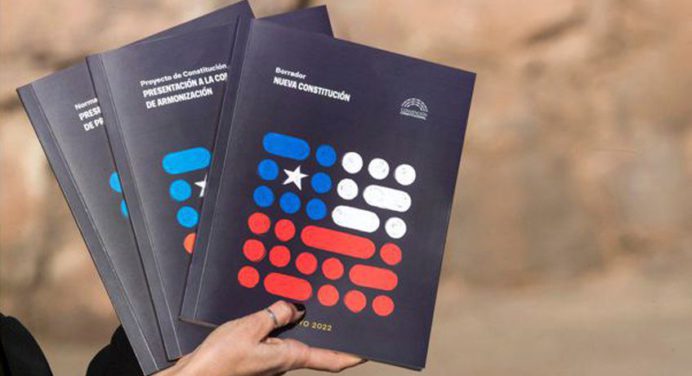 Chile inicia las correcciones finales del borrador de nueva Constitución