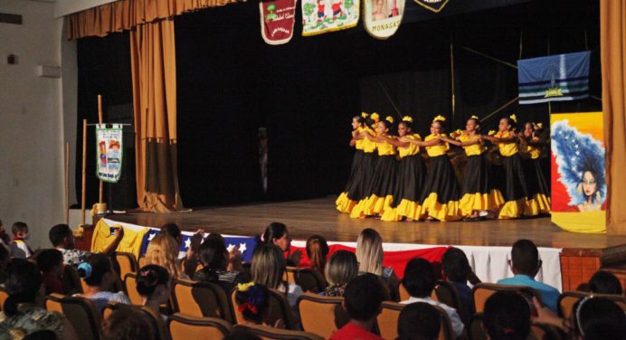 Con actos culturales celebran 15° aniversario del Samanna