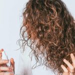 Evita el frizz del cabello con estos remedios caseros