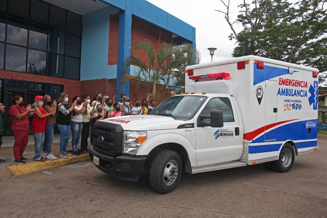 En tiempo récord entregan ambulancia al Hospital Simón Bolívar
