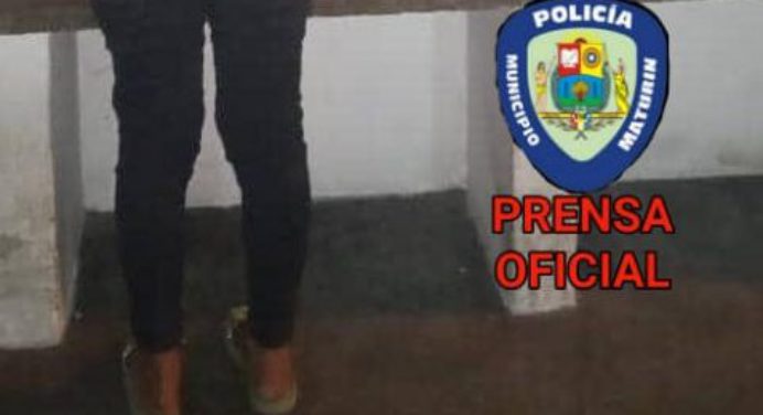 ¡En un liceo de Los Guaritos! Detienen a adolescente por golpear y acosar a otra menor