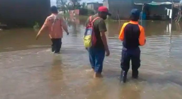 Equipo de Protección Civil en Falcón evalúan los daños causados por las fuertes lluvias