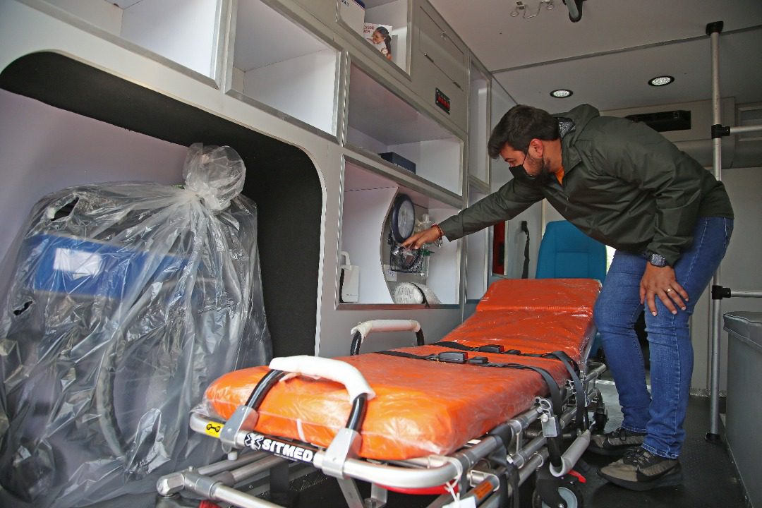 ernesto luna entrego cinco ambulancias a la red de salud publica laverdaddemonagas.com ambulancias2