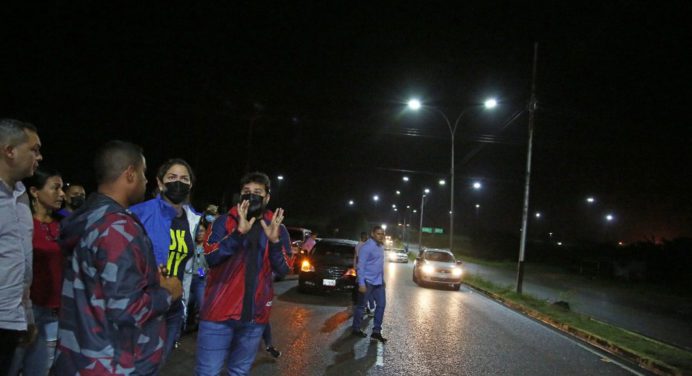 En Maturín Gobernación y Alcaldía iluminan avenida principal de la Zona Industrial