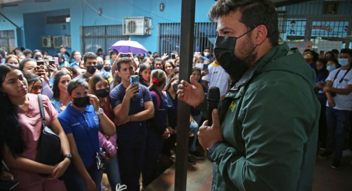 Gobernador Ernesto Luna recorrió Universidad Rómulo Gallegos