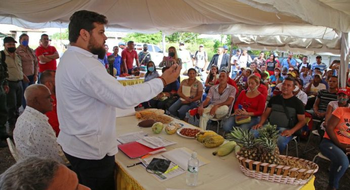 Gobernador Luna insta a crear centros de acopio en municipios productivos