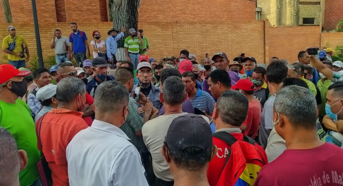 Más de 4 mil trabajadores exigen respuesta sobre contrato colectivo de la municipalidad