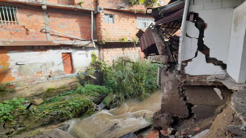 Mérida registra un muerto y tres personas heridas tras fuertes lluvias
