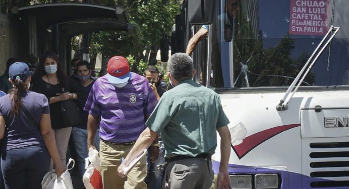 OVF: Casi 50$ mensuales gasta un venezolano solo en transporte público