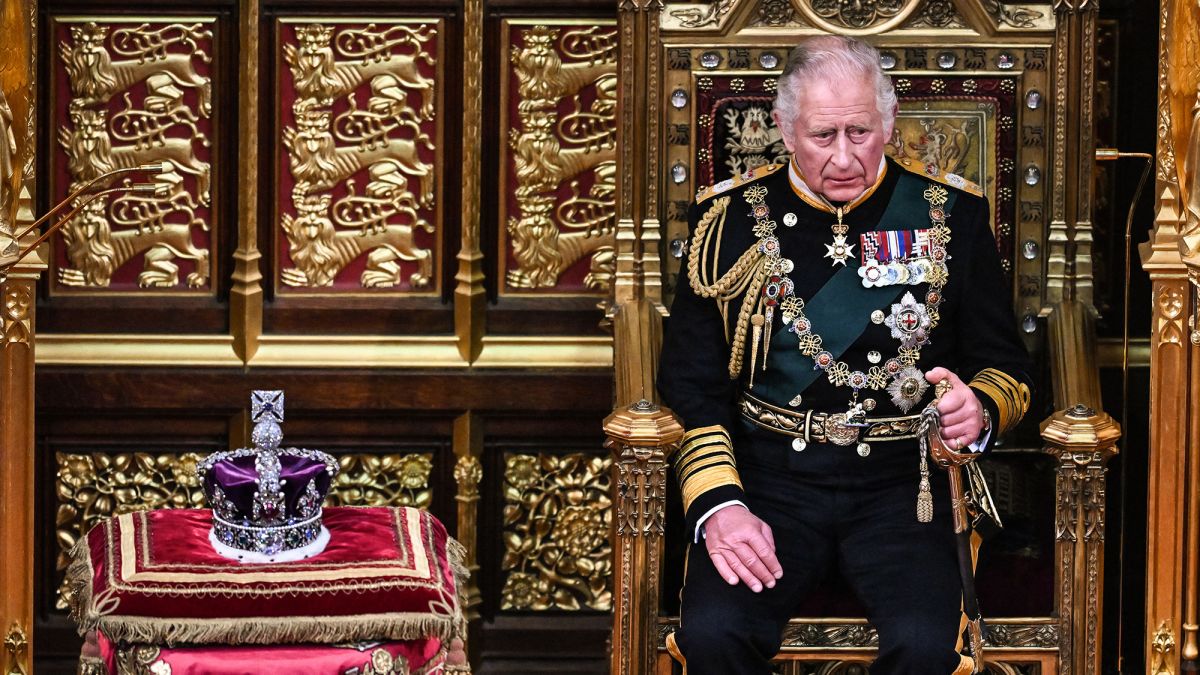 principe carlos reemplaza por primera vez a la reina isabel en instalacion del parlamento britanico laverdaddemonagas.com principe carlos2