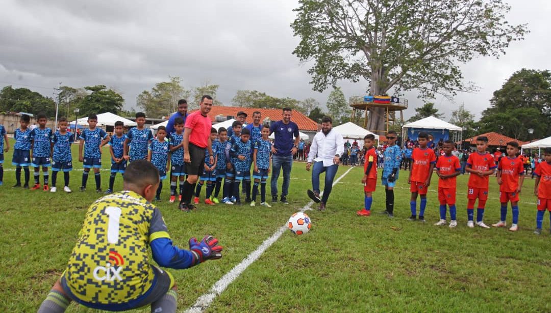 Academia de fútbol "Maestrico González"