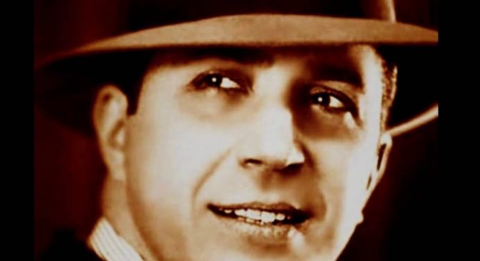 Carlos Gardel partió hace 87 años a la eternidad como la voz más importante del tango