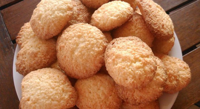 ¡Delicioso! Galletas de coco para merendar en tus tardes y compartir en familia