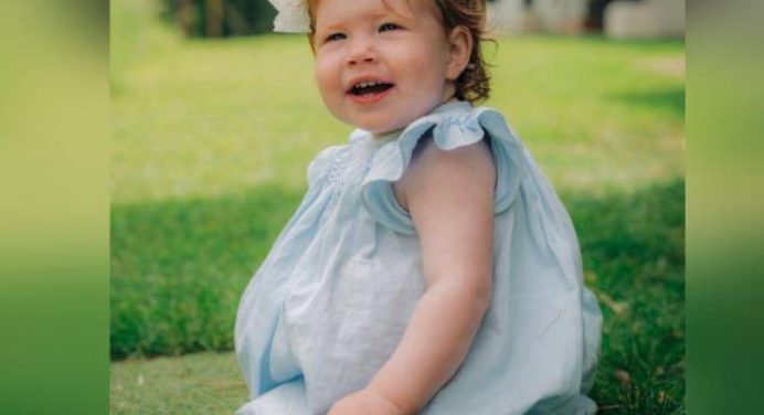 Duques de Sussex publican foto de su hija Lilibet en su primer cumpleaños