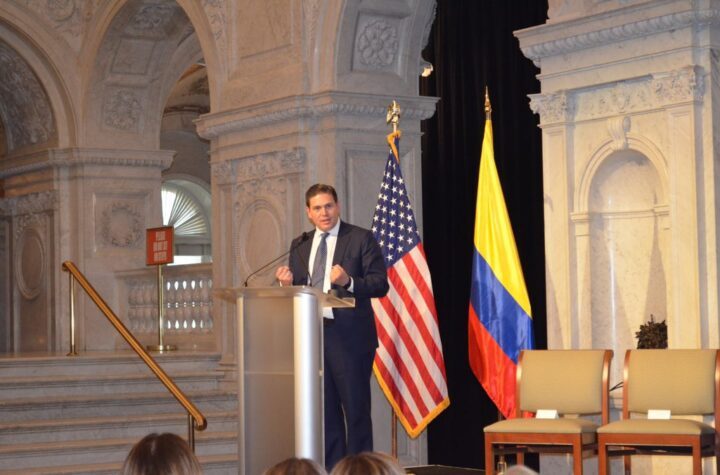 El embajador de Colombia en Estados Unidos renuncia tras el triunfo de Petro