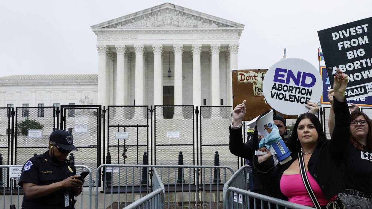 El Tribunal Supremo de Estados Unidos tumba el derecho al aborto