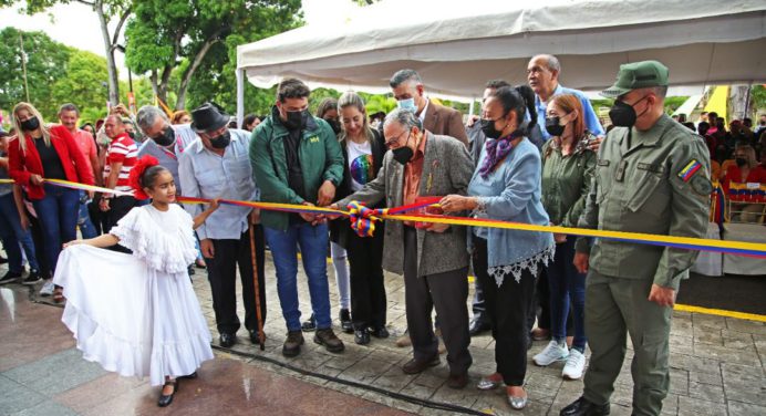 Inaugurada la Feria Internacional del Libro en la UBV Monagas